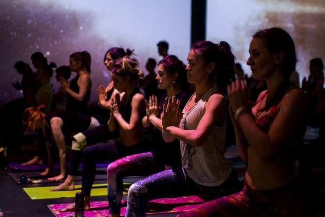 Космическая йога от Yoga Space