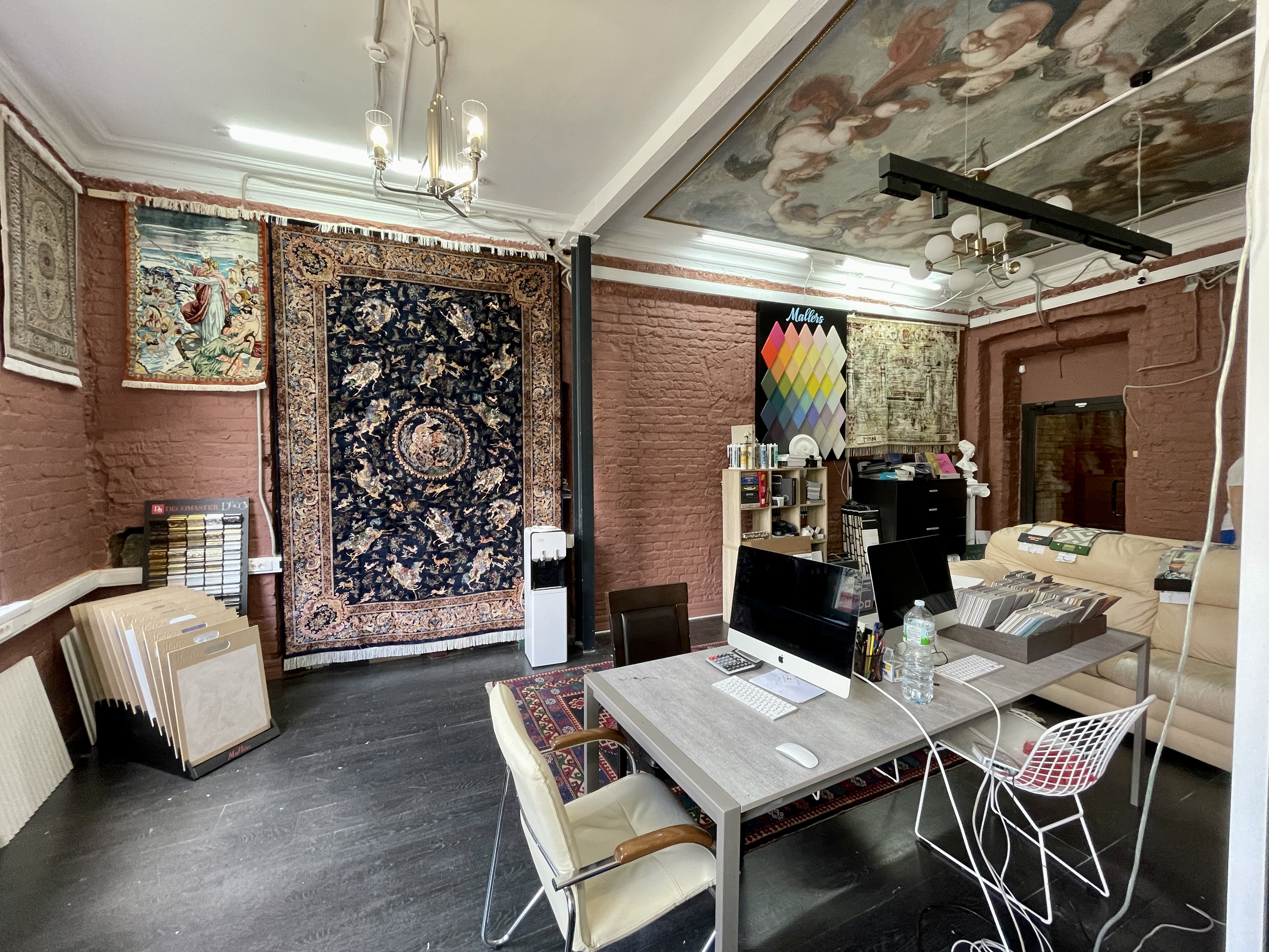 Gallery photo