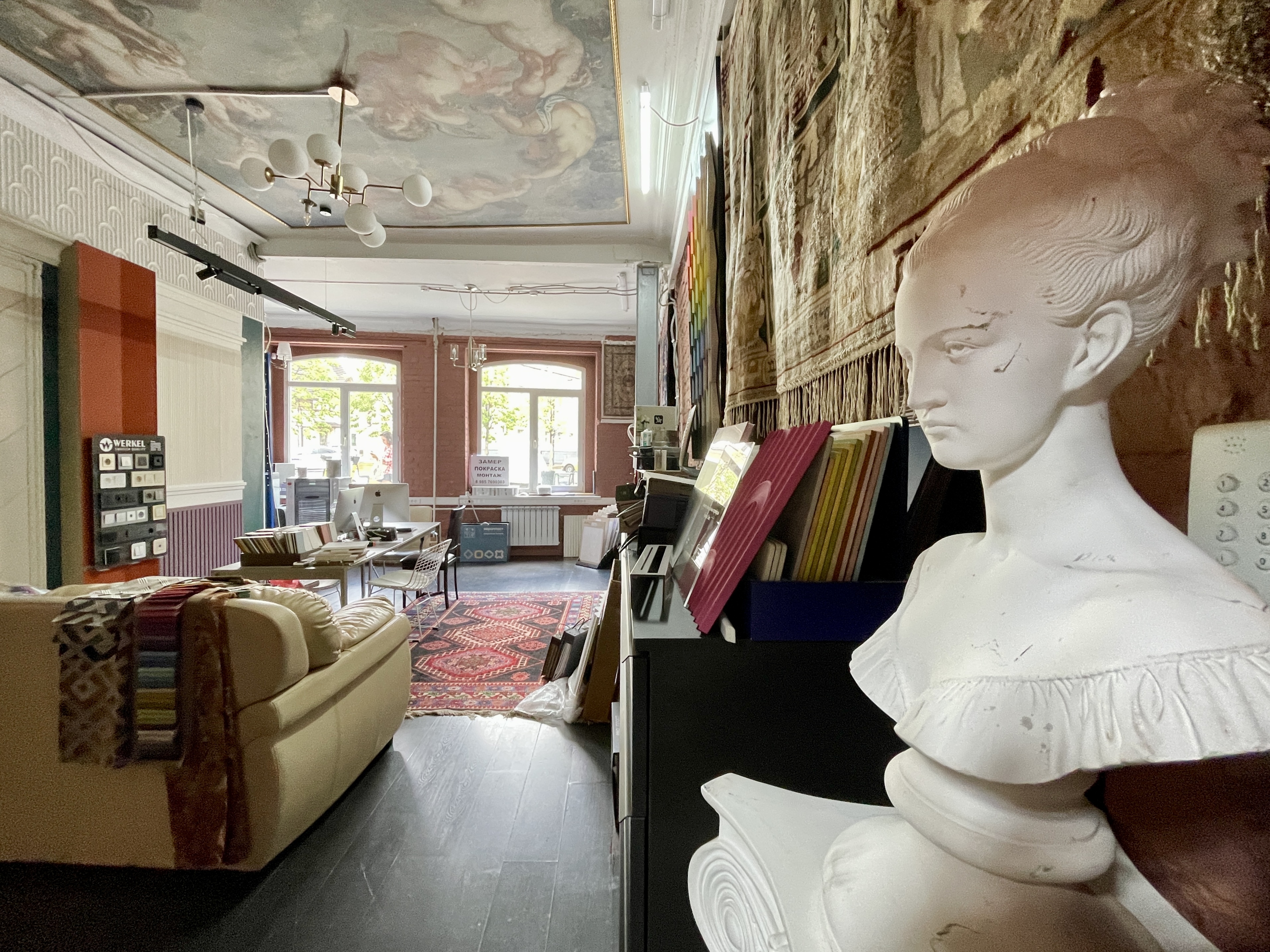 Gallery photo