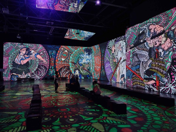 Фото мультимедийной выставки "Искусство Японии: от Хокусая до современности" в ARTPLAY