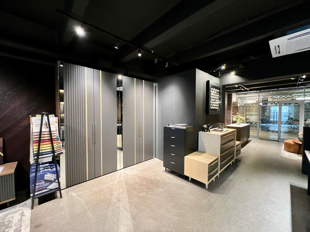 Gallery image